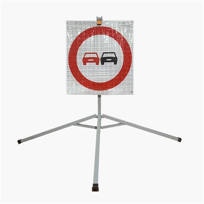 Ikke passerende provisorisk trafikkskilt av PVC